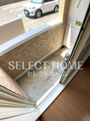 【バルコニー】 | ピソ・フロール | 落ち着いた時間を過ごせるバルコニーです