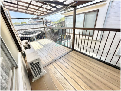 【バルコニー】 | 高砂町 | 十分な広さも確保しています。陽当り・通風良好です。