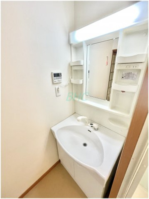 【独立洗面台】 | 高砂町 | 何かと物が増える場所だからこそ、スッキリと見映えの良い空間に。