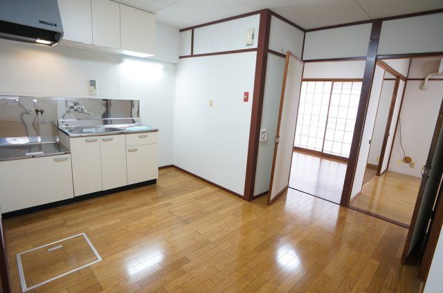 【居間・リビング】 | グリーンヒルズ新津 | 広々としたダイニングキッチン