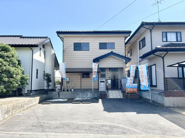 館林市日向町　中古住宅の外観