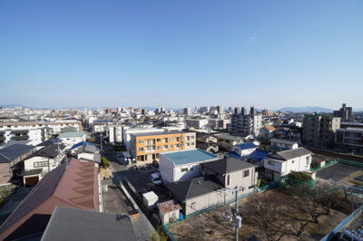 【展望】 | ヴェルシャトー廿日市佐方（リノベ済） | 【眺望】
270度パノラマビュー。神の島、厳島が見通せる本物件。
東側は宇品港まで！恐らく、どちらの花火大会も見えたのでは無いでしょうか。
残念なのは、宮島の花火大会が終了してしまったことです。