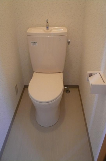 【トイレ】 | ユタカハイム | 広めのトイレです。