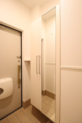 メゾン・アンソレイエの玄関|きれいな玄関です