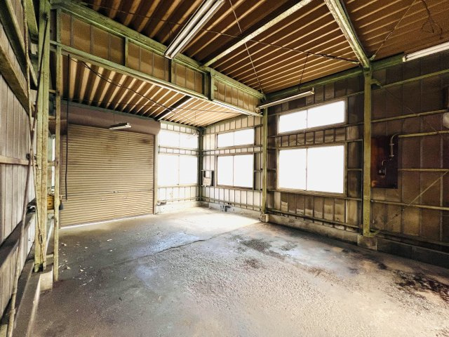 館林市近藤町　中古住宅の駐車場