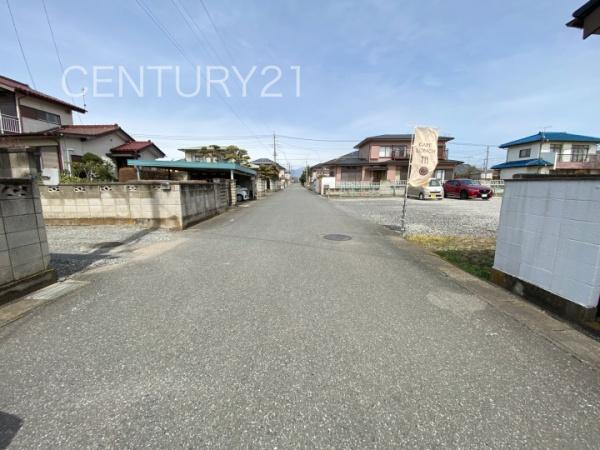 伊勢崎市波志江町土地の前面道路含む現地写真