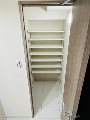 仲介手数料0円！！プレサンス ジェネ 新栄町駅前 葵の収納