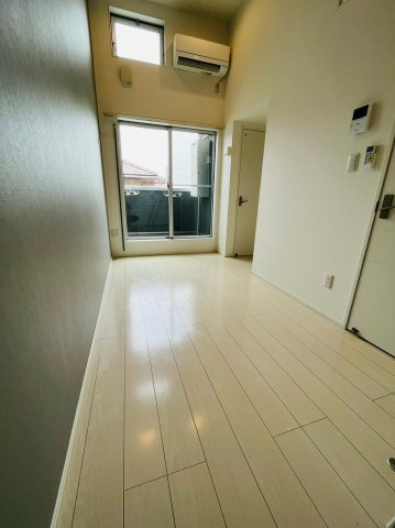 仲介手数料0円！！VIVACEの居間・リビング