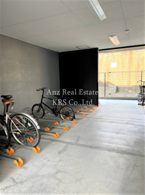 【その他共用部分】 | プレサンス北堀江 | サイクルスタンド付きの屋内駐輪場です！