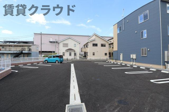 メゾン・アンソレイエの駐車場|駐車スペースもあります