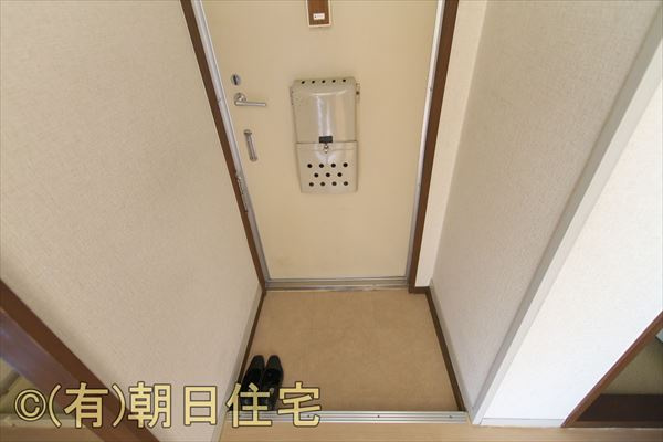 中吉アパートAの玄関