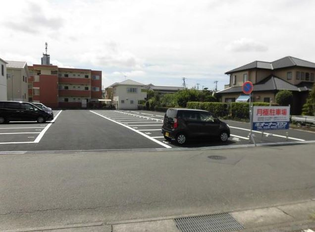 花畑駐車場の外観