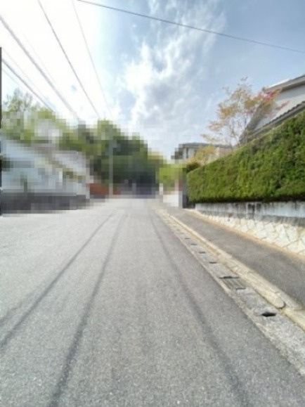 売土地　伴東1丁目の前面道路含む現地写真