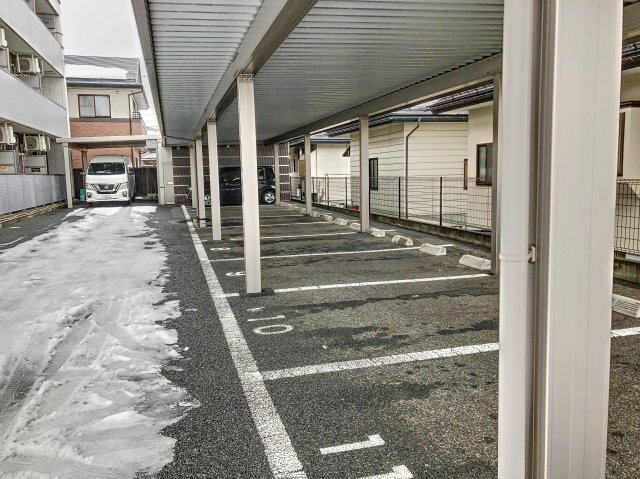 ボルツⅢの駐車場