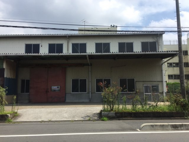 新曽南２丁目貸倉庫（南側区画）の外観