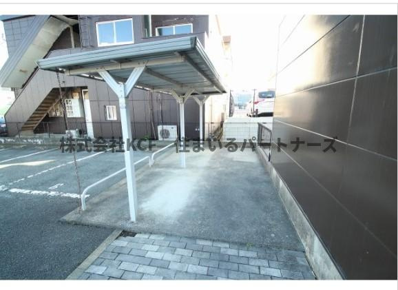 Reyの駐車場|駐車スペースもあります