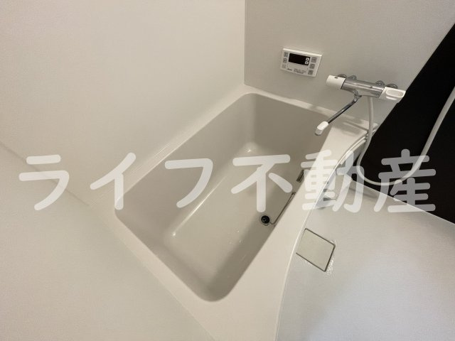セレニティ若江東町の浴室|ゆったり過ごせるお風呂です