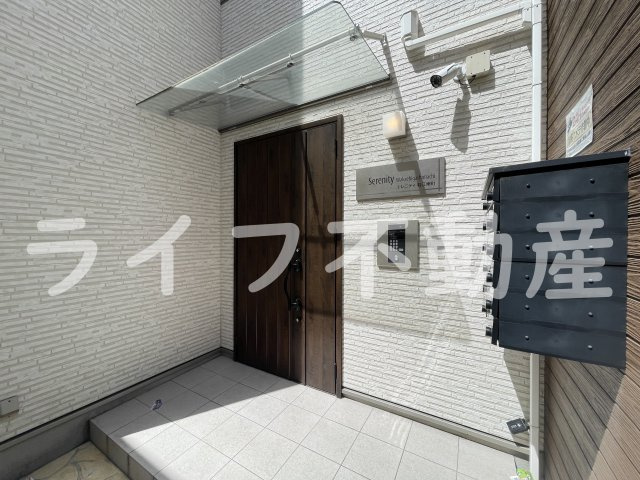 セレニティ若江東町のエントランス|ゆとりのあるエントランスです