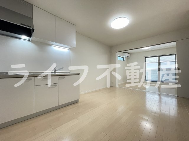 セレニティ若江東町の居間・リビング|ゆったり過ごせる居間です