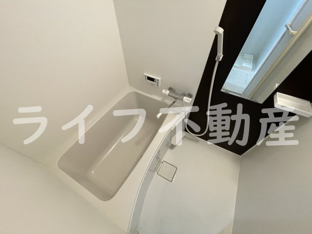 セレニティ若江東町の浴室|コンパクトで使いやすいお風呂です