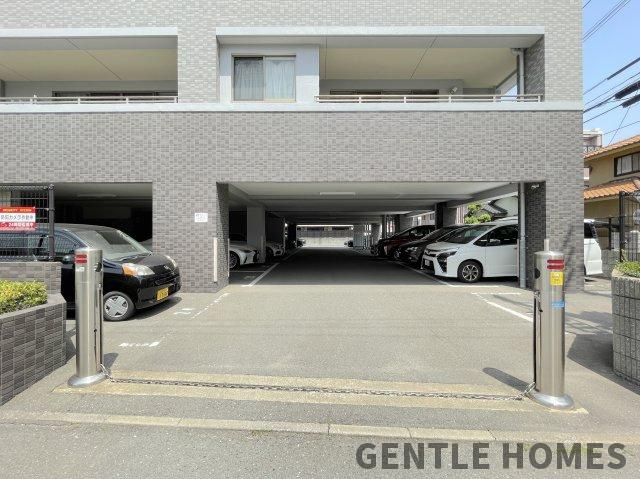 アルフィーネ高宮クラシコの駐車場