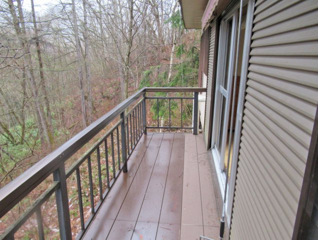 鈴蘭高原別荘地①温泉付き木造２階建のバルコニー|広々としたバルコニーです