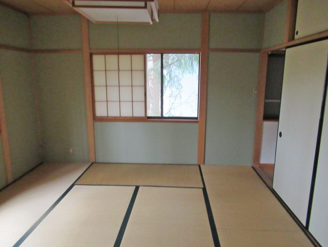 鈴蘭高原別荘地①温泉付き木造２階建の和室|2階８畳の和室です