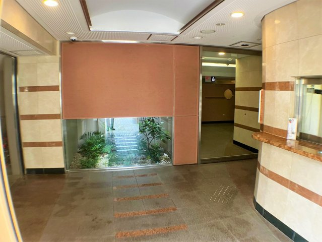 １１階建て最上階●南西角住戸●ペット飼育可●平成２８年フルリノベ済み●アパガーデンコート烏丸錦のエントランス|エントランス