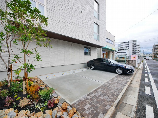 ＳｈａＭａｉｓｏｎ　Ｓｅｒｄｉｎａの駐車場