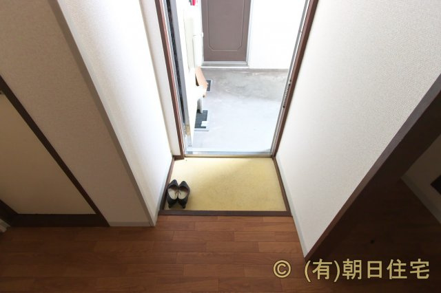 中吉アパートBの玄関