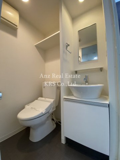 【洗面所】 | エスリード阿波座サウスプレイス | 洗濯機置場は室内にあり、安心かつ便利です！