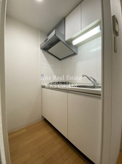 【キッチン】 | エスリード阿波座サウスプレイス | キッチンを壁面に設置し、室内使用可能スペースを少しでも広く！