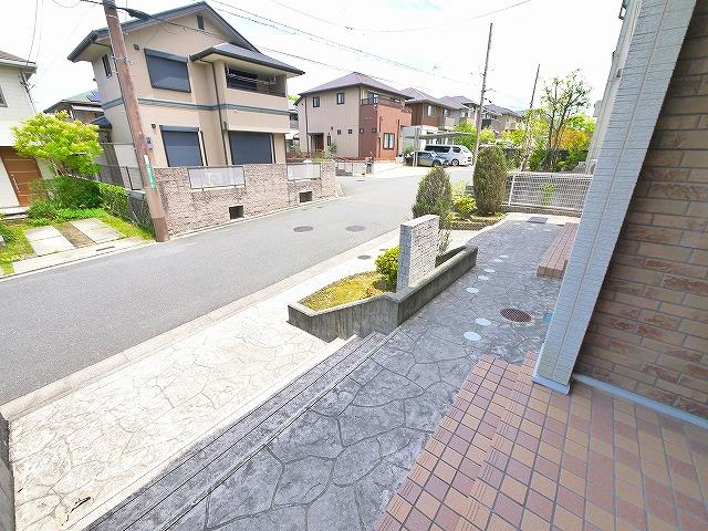 シャルマンⅡのエントランス|建物の内部です