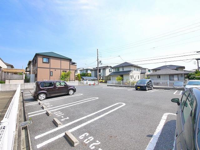 シャルマンⅡの駐車場