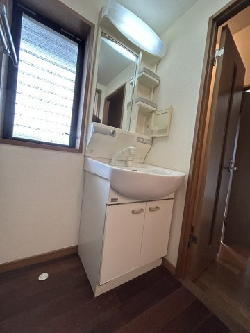ブルウジュの独立洗面台