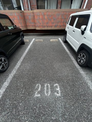 ブルウジュの駐車場