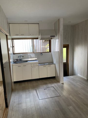 海南市重根・中古戸建・54455のキッチン