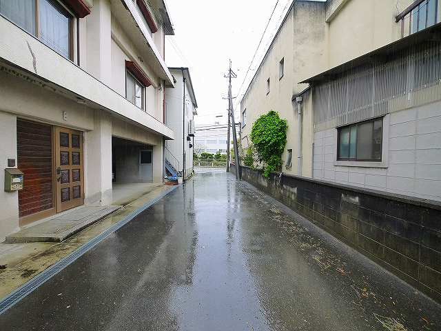 平瀬貸家の駐車場