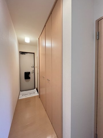 エクセレントONEB棟の玄関