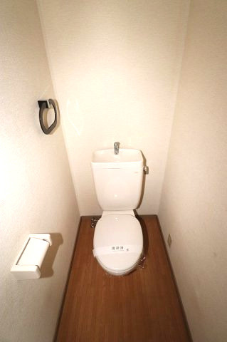 コンフォールチカミA棟のトイレ|シンプルで使いやすいトイレです