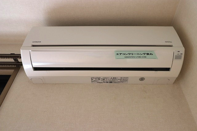 コンフォールチカミA棟の設備|ダイニングキッチン　エアコンあり