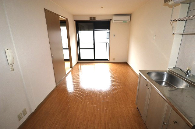 コンフォールチカミA棟の居間・リビング|リビングです