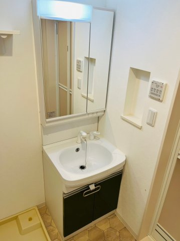 仲介手数料0円！！RadIAnce庄内通の洗面所