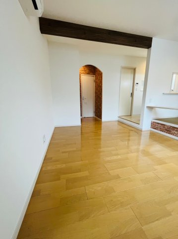 仲介手数料0円！！RadIAnce庄内通の居間・リビング