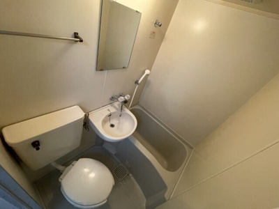 【トイレ】 | グローリーハイツ東福寺 | 落ち着いたトイレです