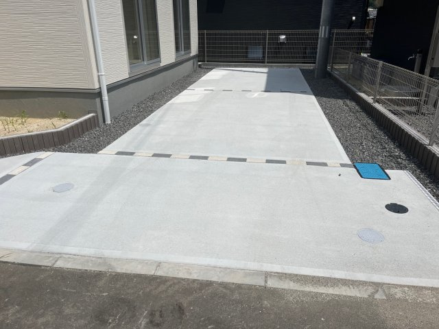常磐湯本町第2の駐車場|カースペースです。こちらは2号棟のお写真です。