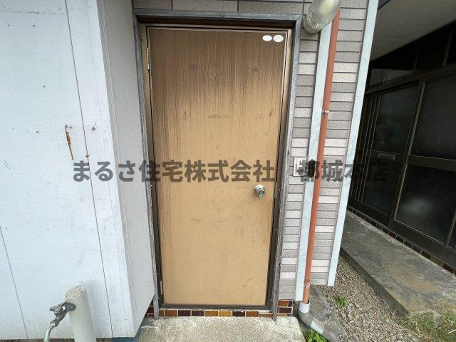 岩満敏子貸家1の玄関