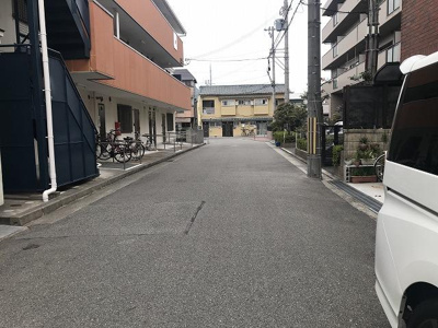 【前面道路含む現地写真】 | 西宮市　鳴尾町４丁目　店舗付住宅