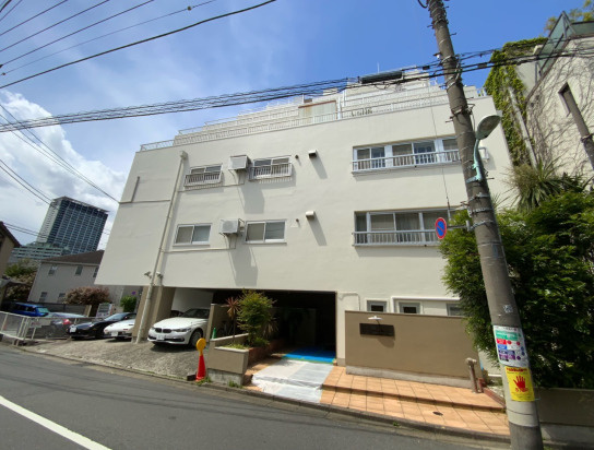 ニュー青葉台マンションの外観