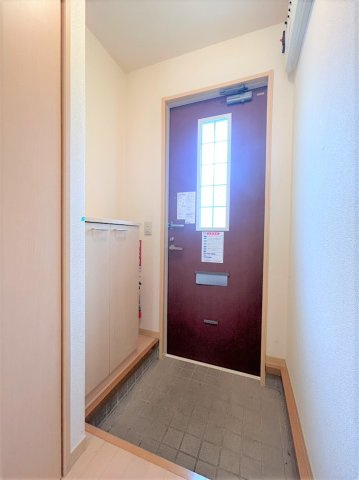 メゾンマスト長橋台Dの玄関